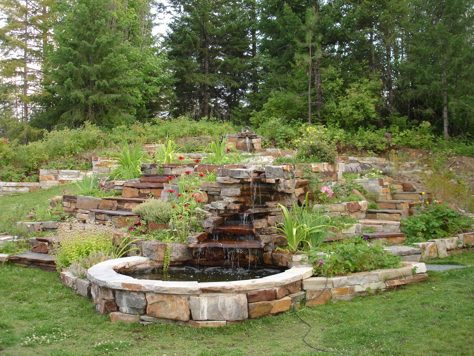 Keystone Masonry RAISED GARDEN BEDS AND WATER FEATURES