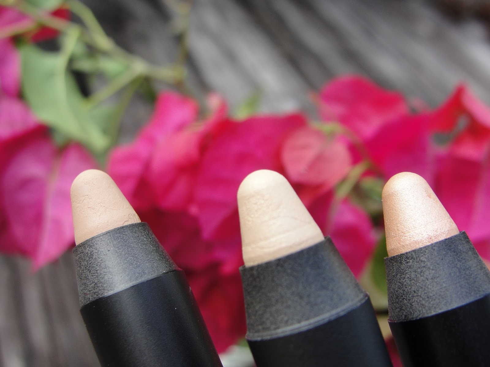 NUDESTIX EYE COLOR REVIEW