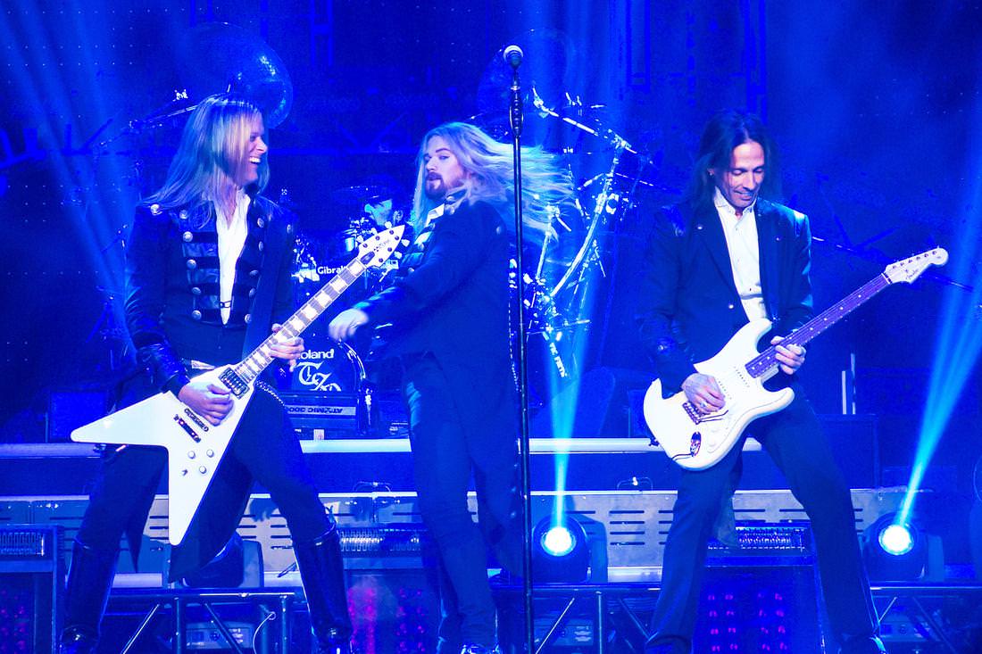 retro kimmer 39 s blog trans siberian orchestra s winter christmas attic trans siberian orchestra