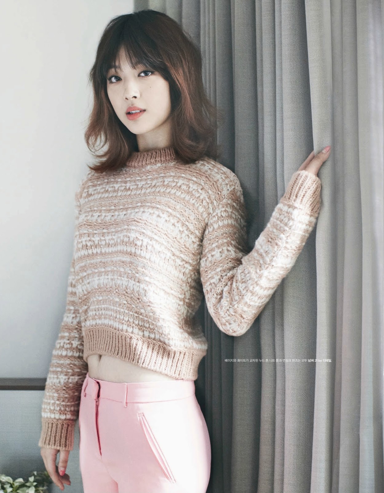 More photos of f(x)'s Sulli from HIGHCUT magazine revealed | Daily K