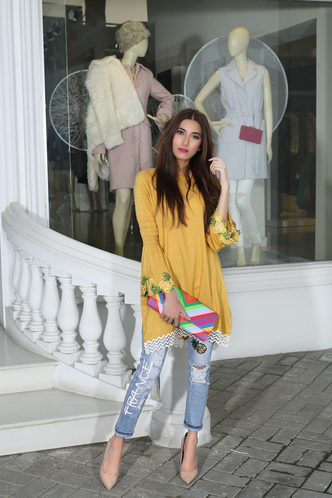 Gorgeous Pakistani Stylist Anaum Hammad Goes Uber-chic With Cross Stitch's Latest Pret Collection