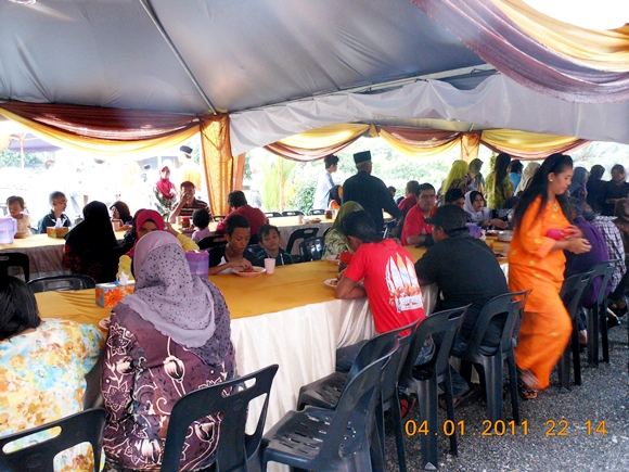 Kompang Dipalu Pengantin Baru! ♥♥ RAZ© ♥♥