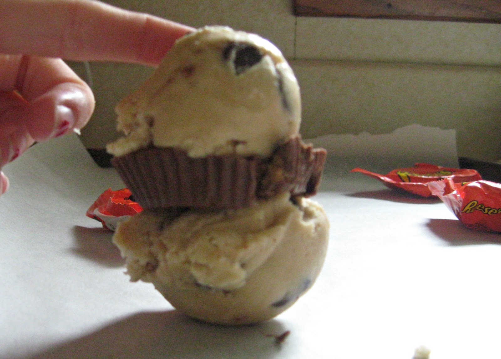 The Cooking Actress Candy Bar Stuffed Chocolate Chip Cookies