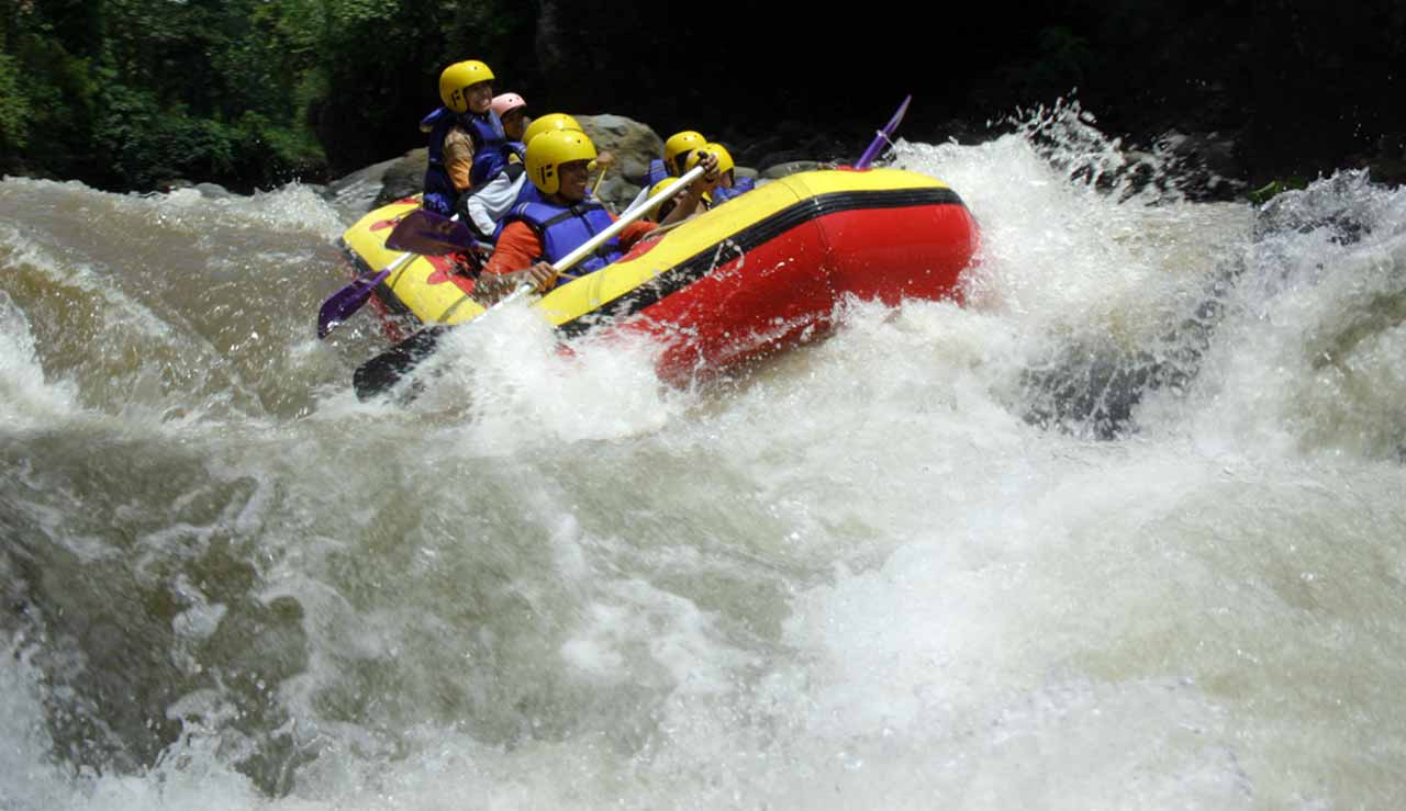 Paket Wisata Bromo Rafting Kasembon