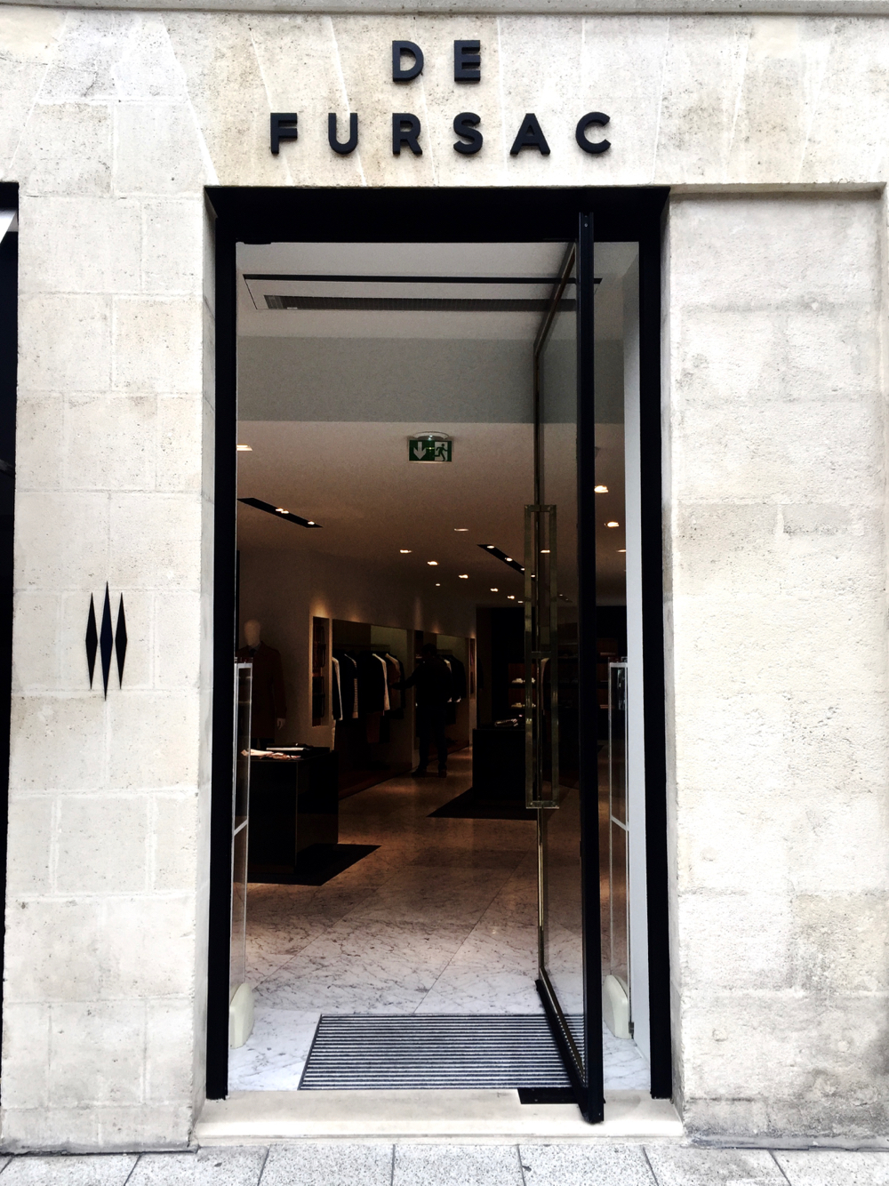 nouvelle boutique de fursac bordeaux costume