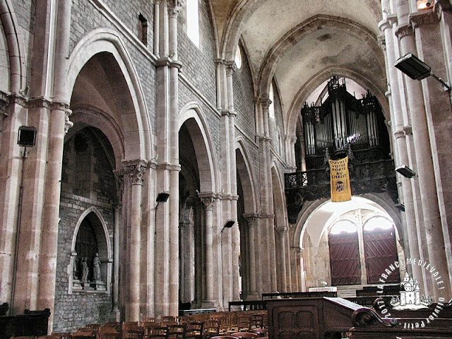 AVALLON (89) - Collégiale Saint-Lazare (Xe-XIIe siècles)