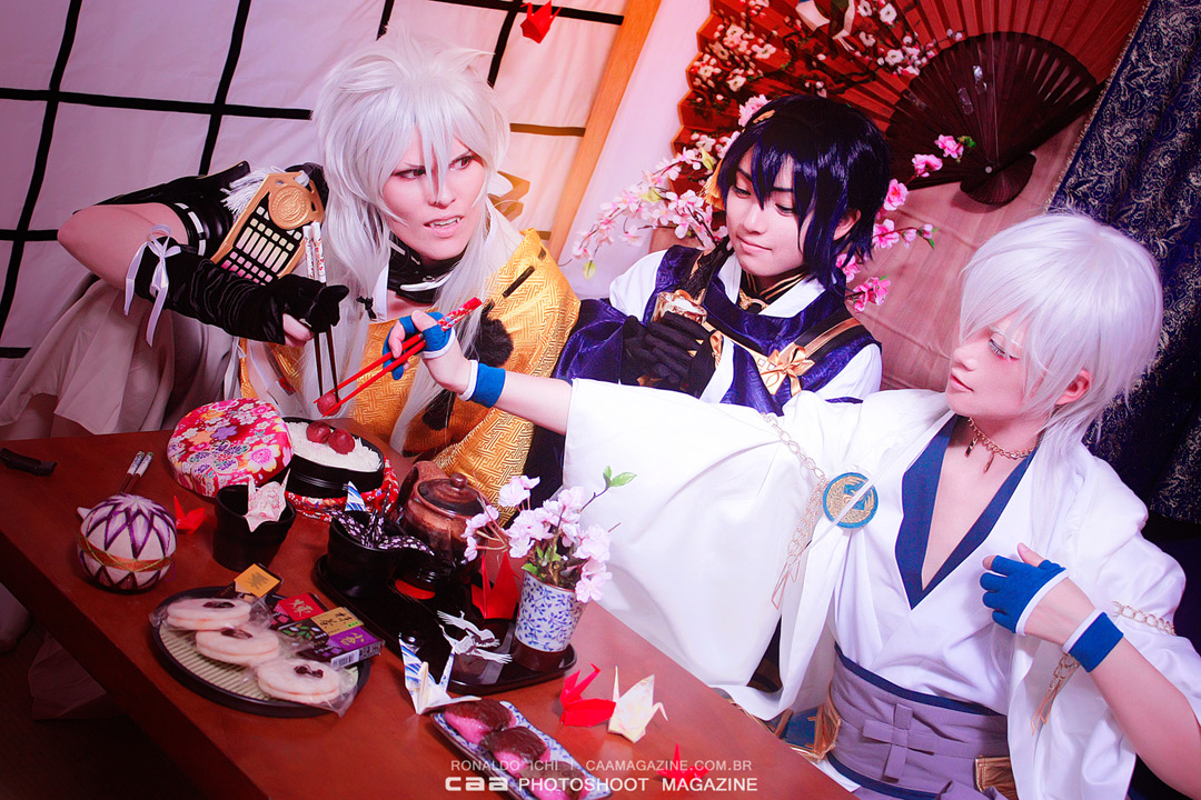 Mikazuki Munechika, Kogitsunemaru and Tsurumaru Kuninaga cosplay costume from TOUKEN RANBU developed by Nitroplus and DMM Games . Photography by CAA/ Ronaldo Ichi.