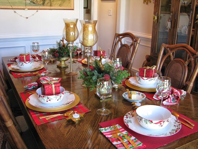 Designs by Pinky: <del><del>Christmas Eve Dinner Table</del></del>