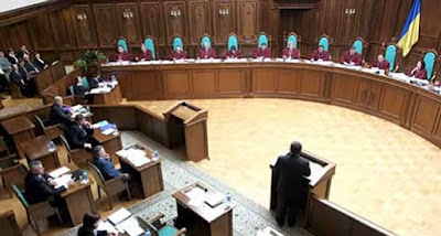 La Corte Costituzionale non vede alcuna ragione per rimuovere la considerazione della legge sulla lustrazione