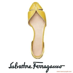 Queen Maxima Style Salvatore Ferragamo peep toe flats