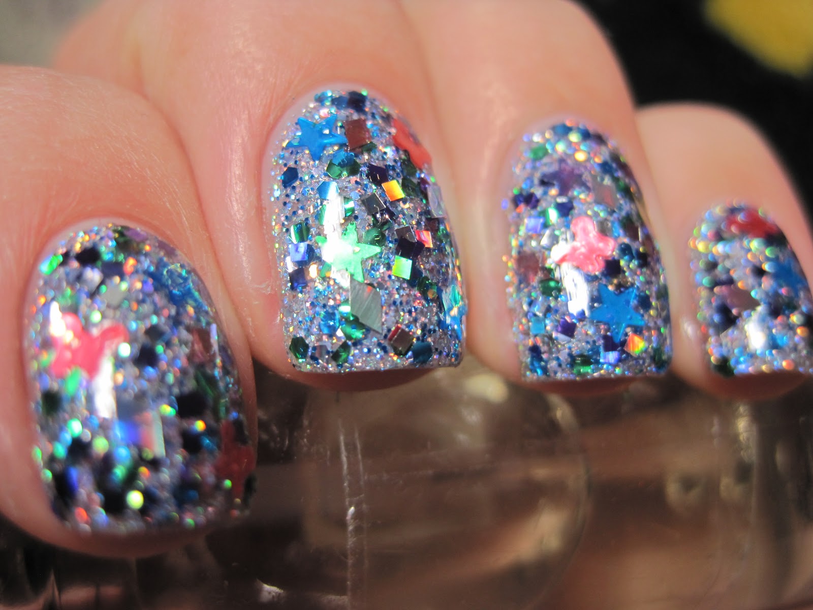 Sparkly Vernis: Did Someone say Glitter Bomb?