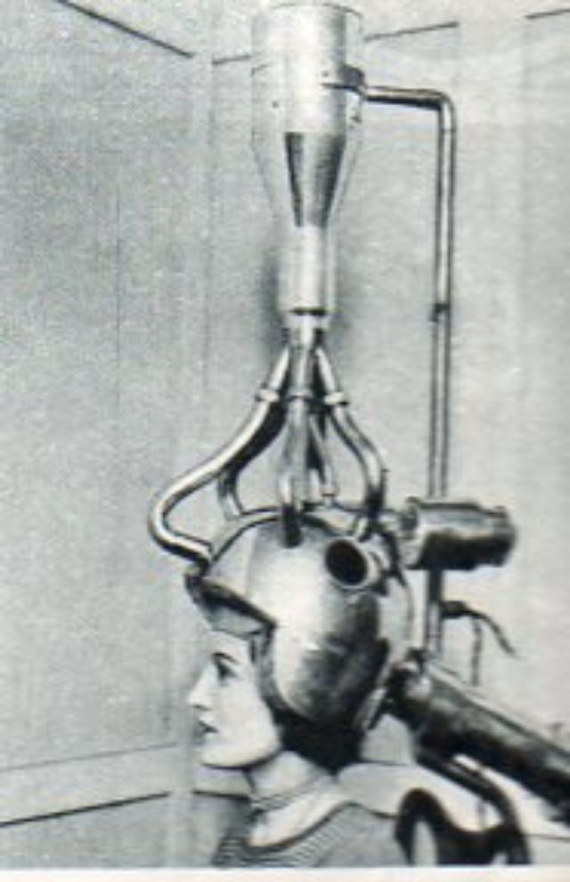 Magnificent Hairdresser's Tools From the 1920s vintage everyday