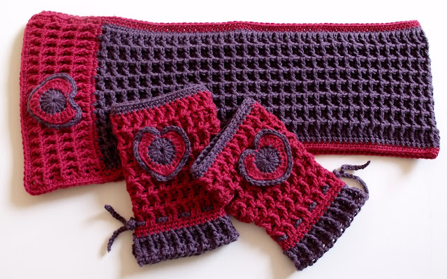 crochet patterns, how to crochet, keyhole scarf, mittens, fingerless,