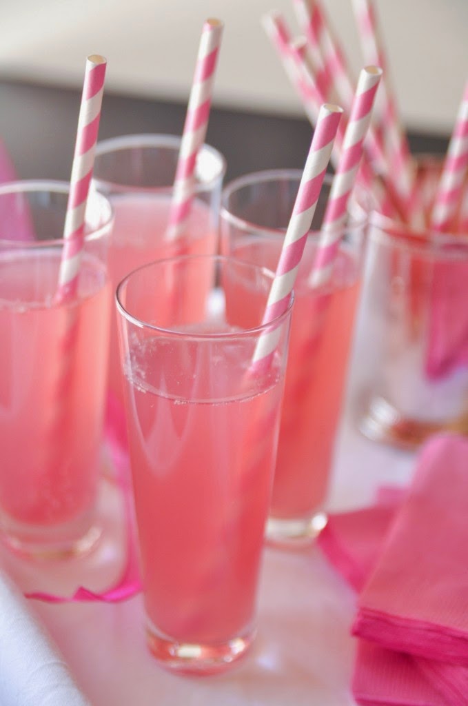 розовый лимонад коктейль. розовый напиток. напитки розового цвета. напитки розового цвета. розовая дюна коктейль.