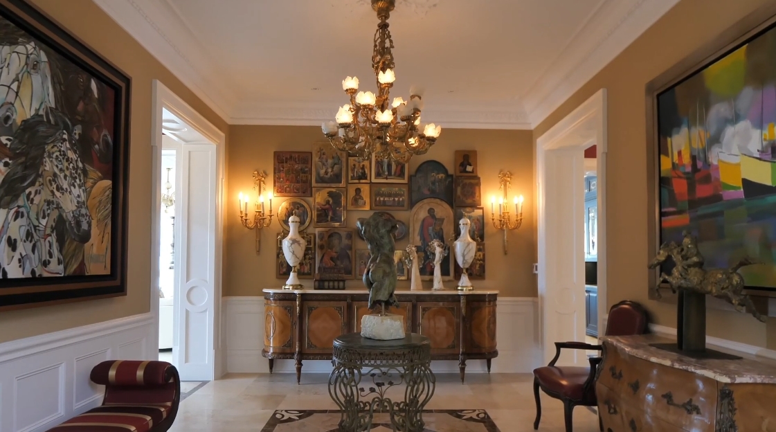 33 Interior Design Photos vs. 22 Bayview Dr, St. Catharines, ON Home Tour
