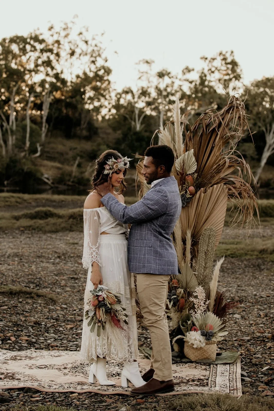 lucanna wild photography tannum sands bridal hair makeup floral design to the aisle australia
