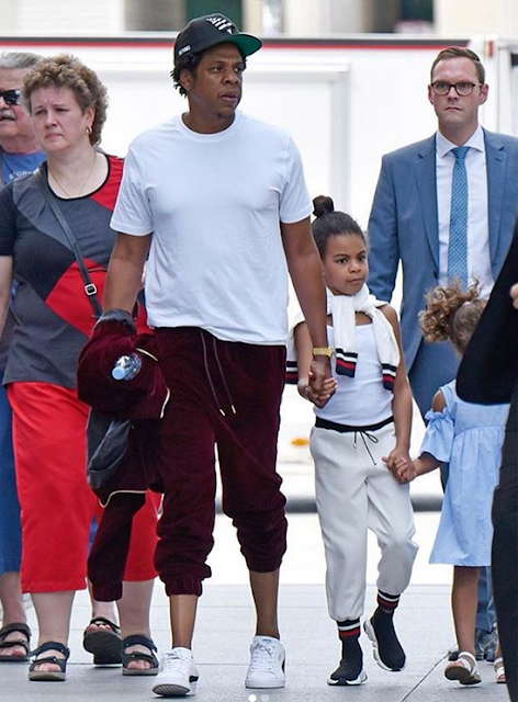 2 Jay Z enjoys a day at the park with Blue Ivy in Berlin (photos)