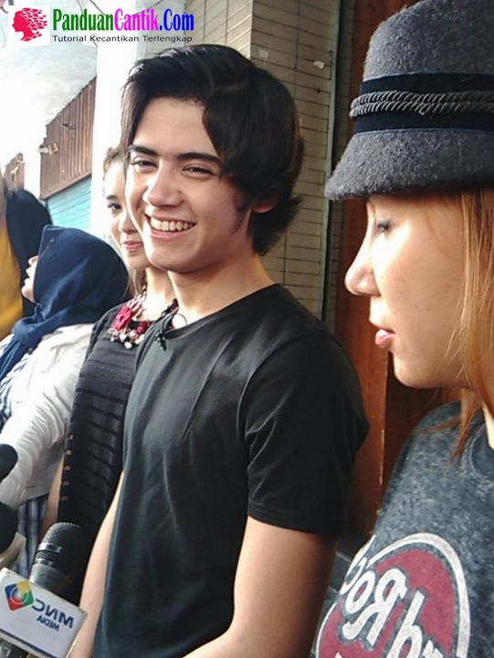 Gondrong Setengah Keriting Single Pergi Dari Hatiku Kumpulan Update Model Gaya Rambut Aliando Syarief Sekarang Terbaru Gondrong Gondrong Setengah Keriting Single Pergi Dari Hatiku Kumpulan Update Model Gaya Rambut Aliando Syarief Sekarang Terbaru Gondrong