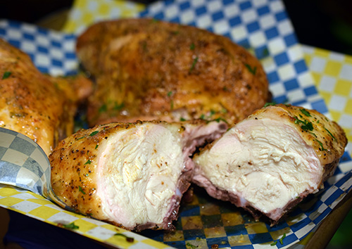 How to cook juicy chicken breasts on a big green egg.
