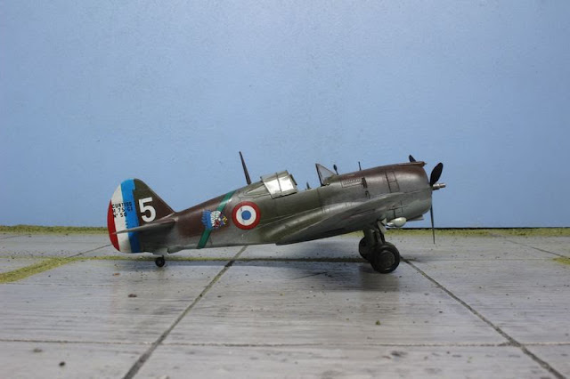 Maquette du Curtiss H-75A Hawk d'Academy au 1/48. Maquette du Curtiss H-75A Hawk d'Academy au 1/48.