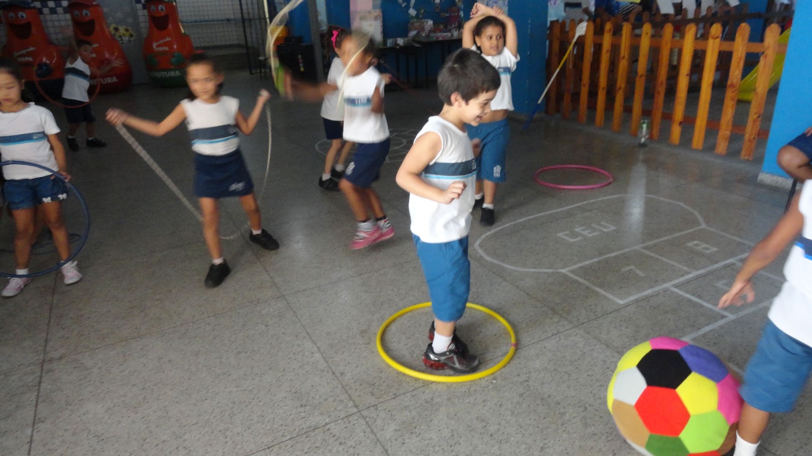E. M. Rocha Pombo: Brinquedos e brincadeiras de criança...