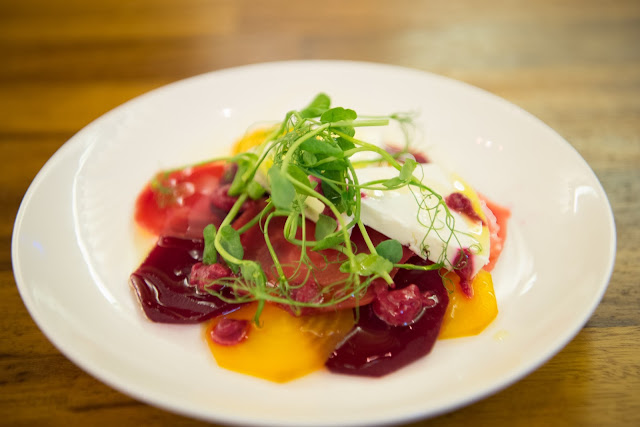 beetroot salad with pecorino con gusto style