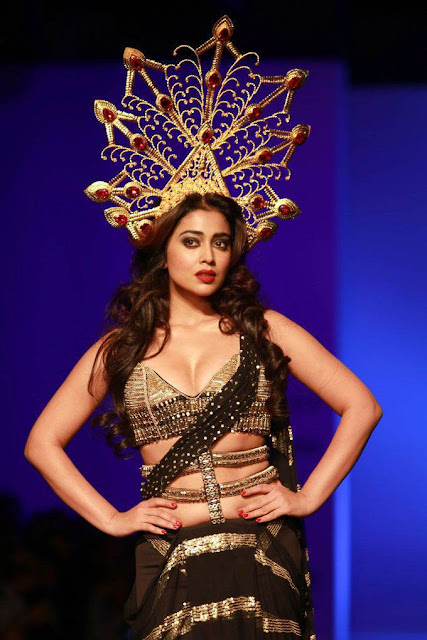 Shriya Saran Stills At Amazon Indian Fashion Week 2016