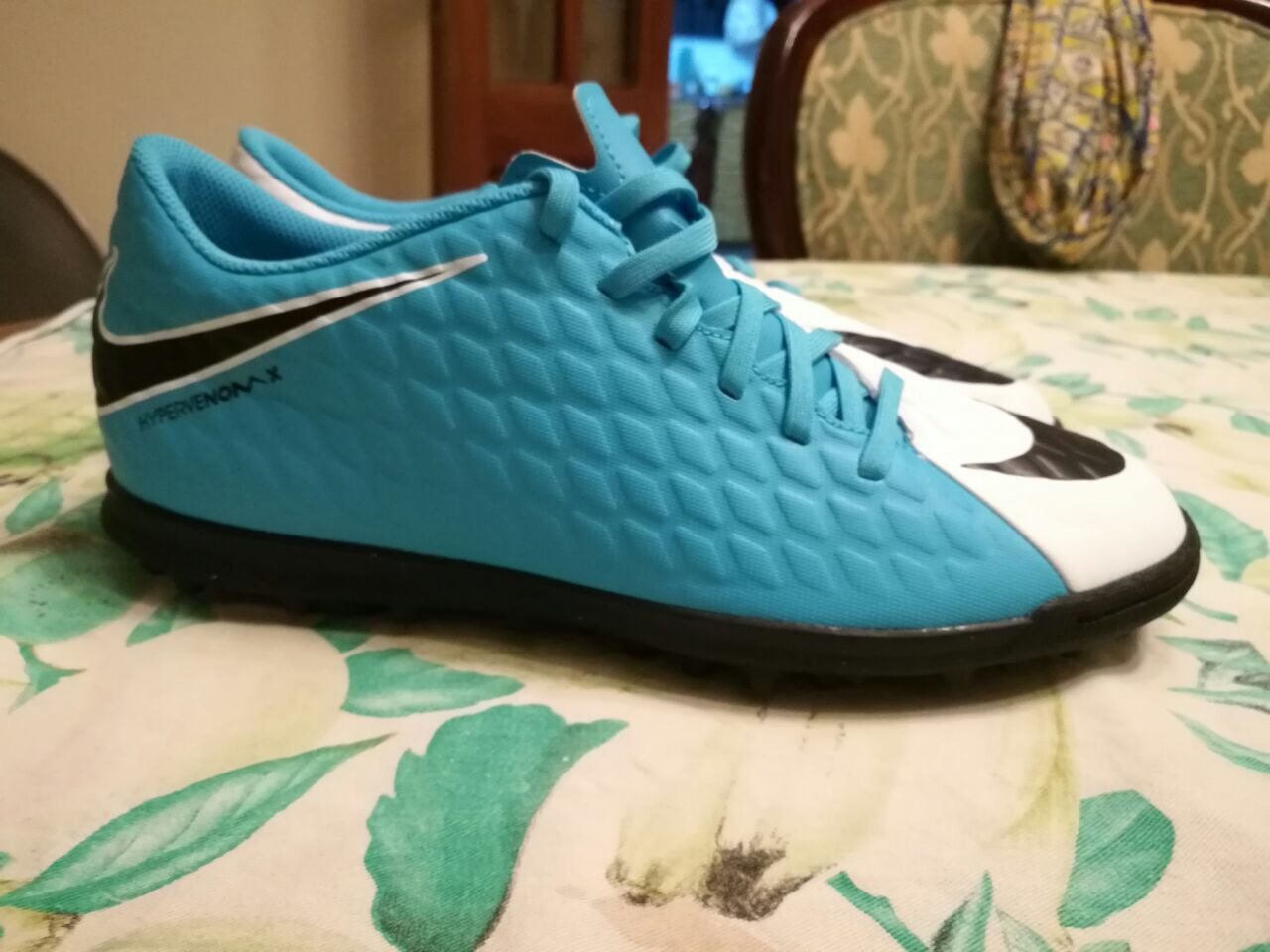 buy nike football trainers