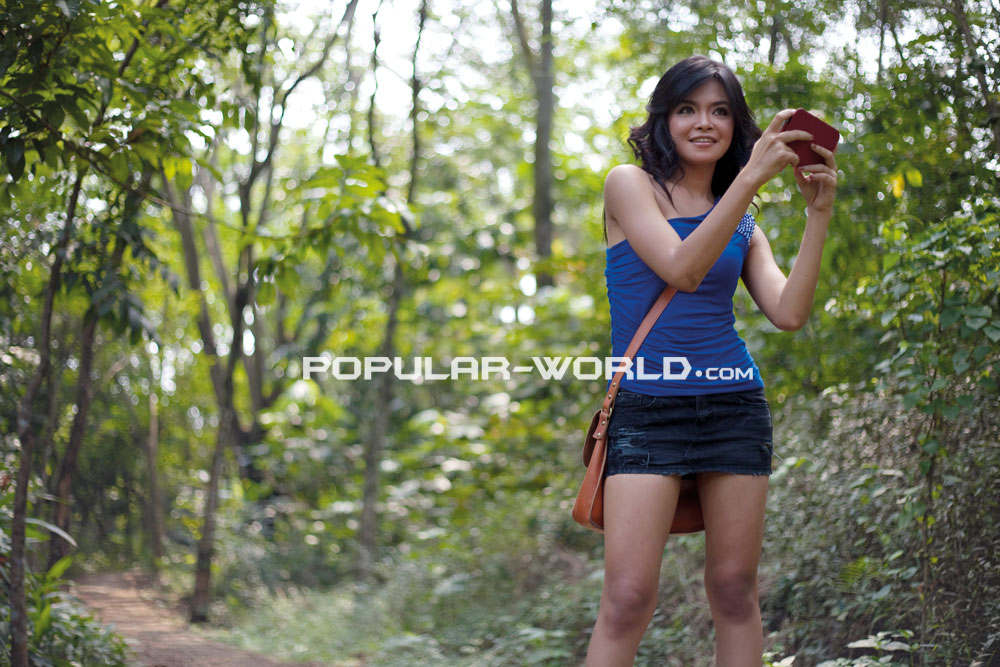Model Majalah Popular World: Foto Tiara Sakti Model Majalah Popular World