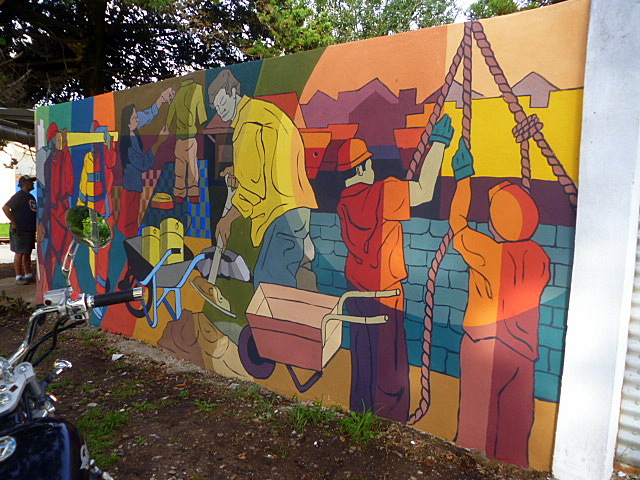Mural en barrio Los Pinares