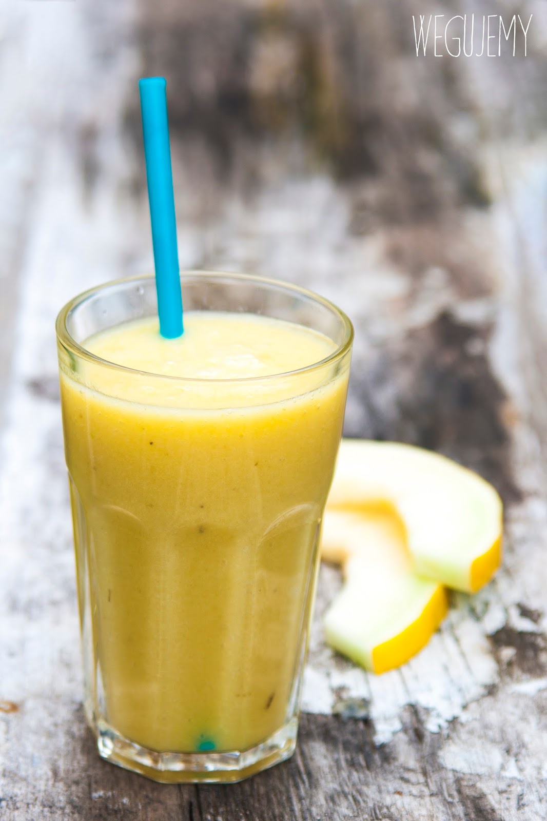 Smoothie z melona, mango i banana Wegujemy