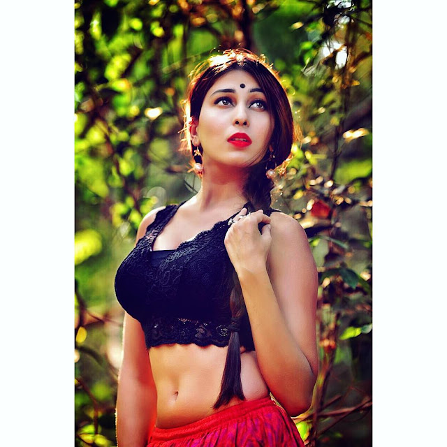 Indian Model "Ruma Sharma" Hot Photoshoot pics posted on Instagra...