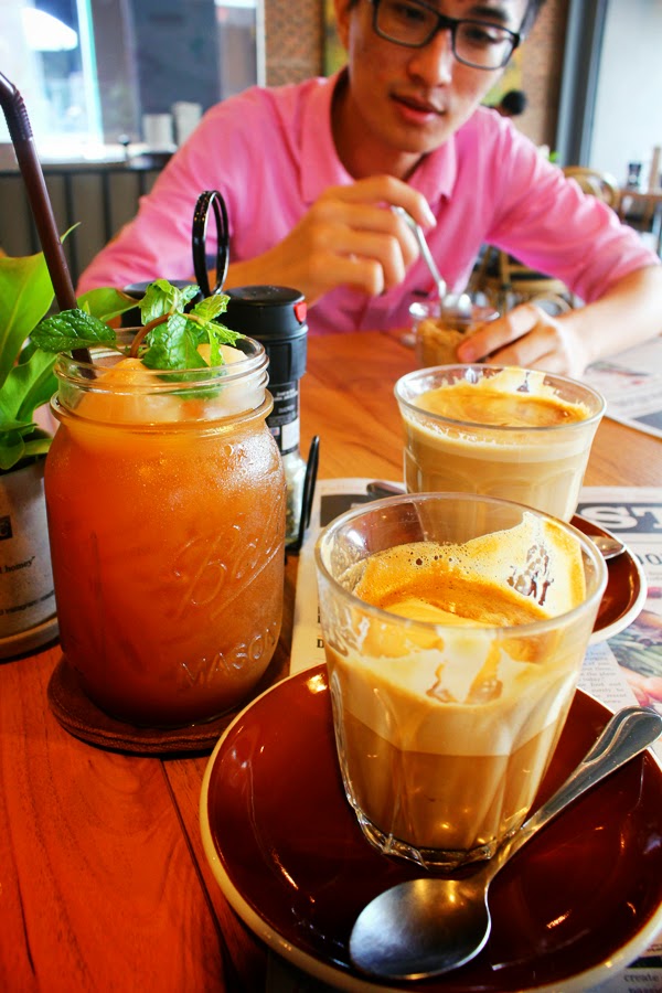 Roast Coffee and Eatery Thong Lor, Bangkok