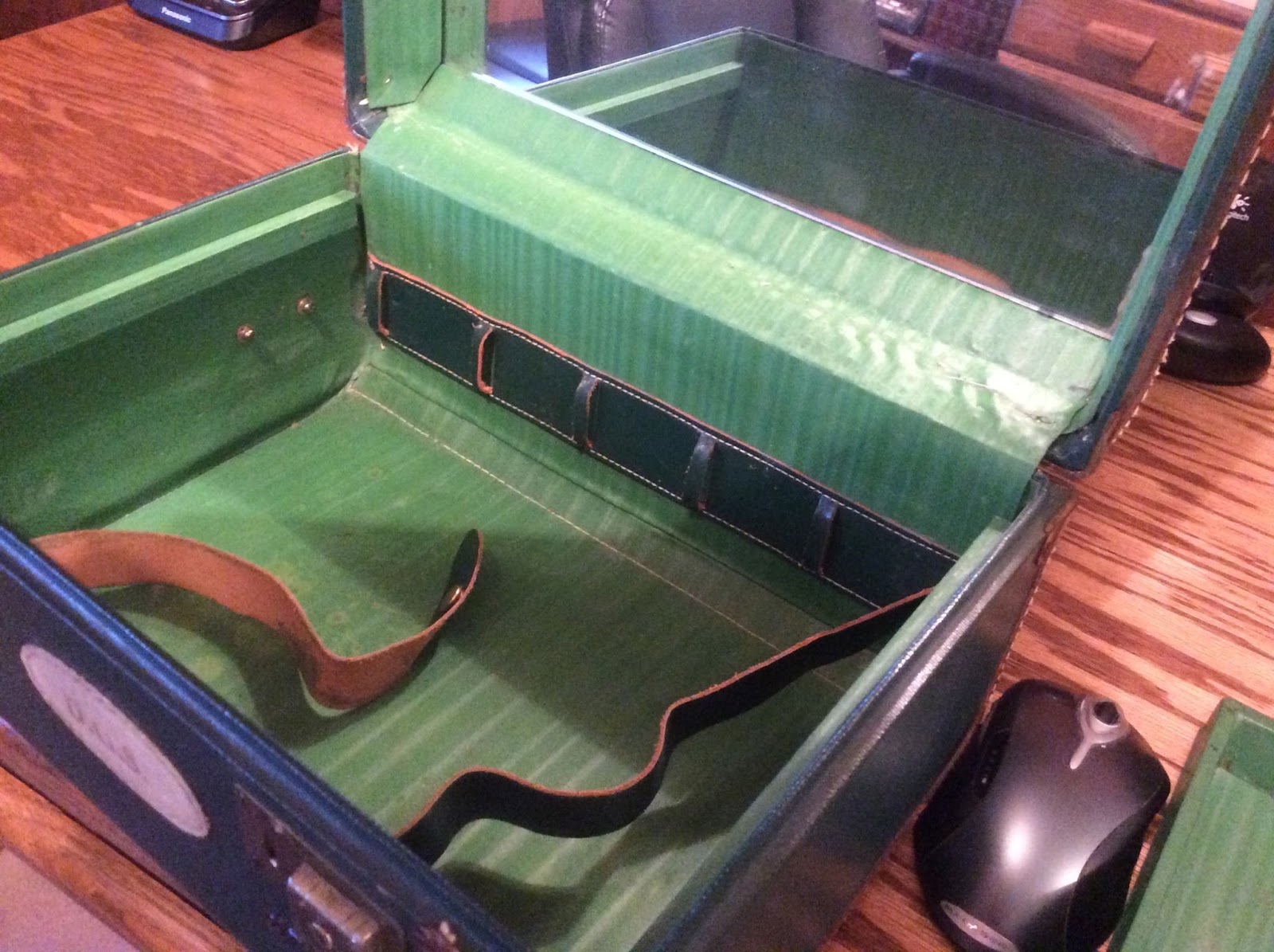 Fresh Vintage by Lisa S How to Paint a Vintage Suitcase