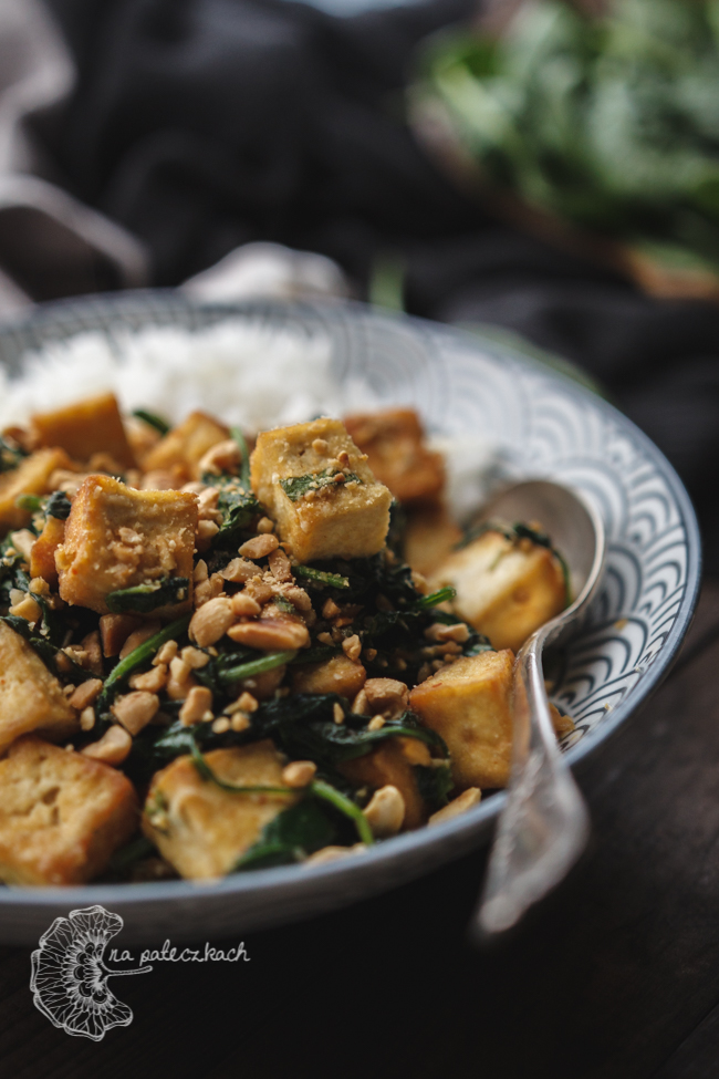 tofu ze szpinakiem pikantne tofu