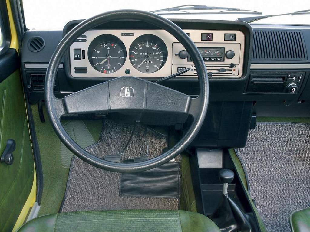 VW Golf GTI MKI - volante