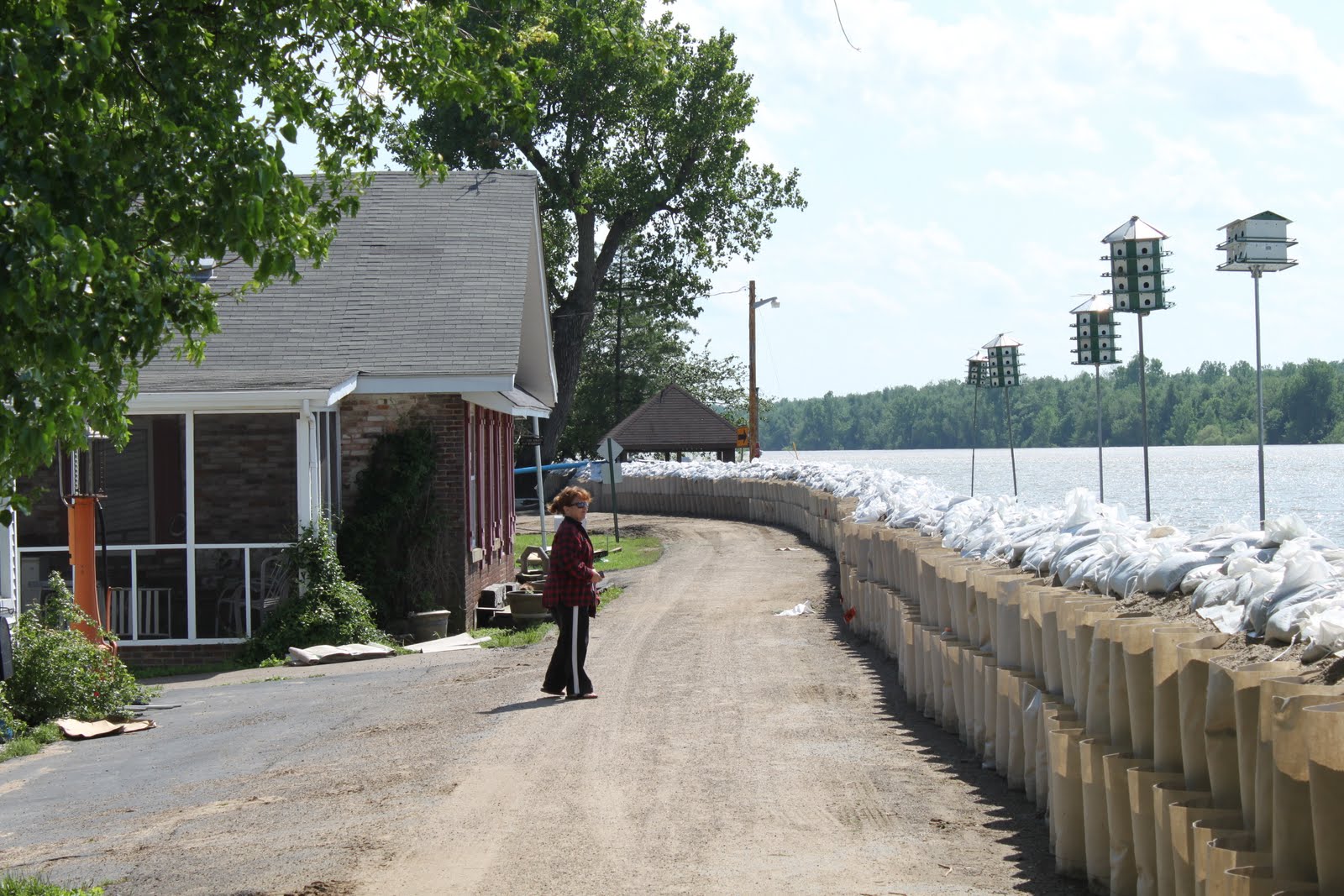 West Kentucky Flood 2011 Smithland's Defenses April 28th