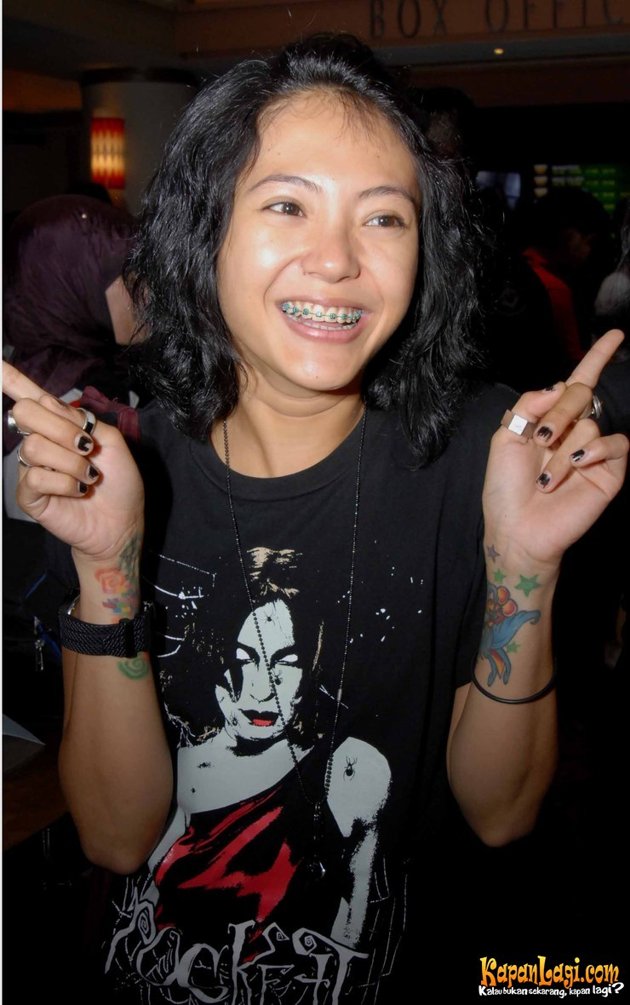 colour of peace: Indonesian tattooed celebrity