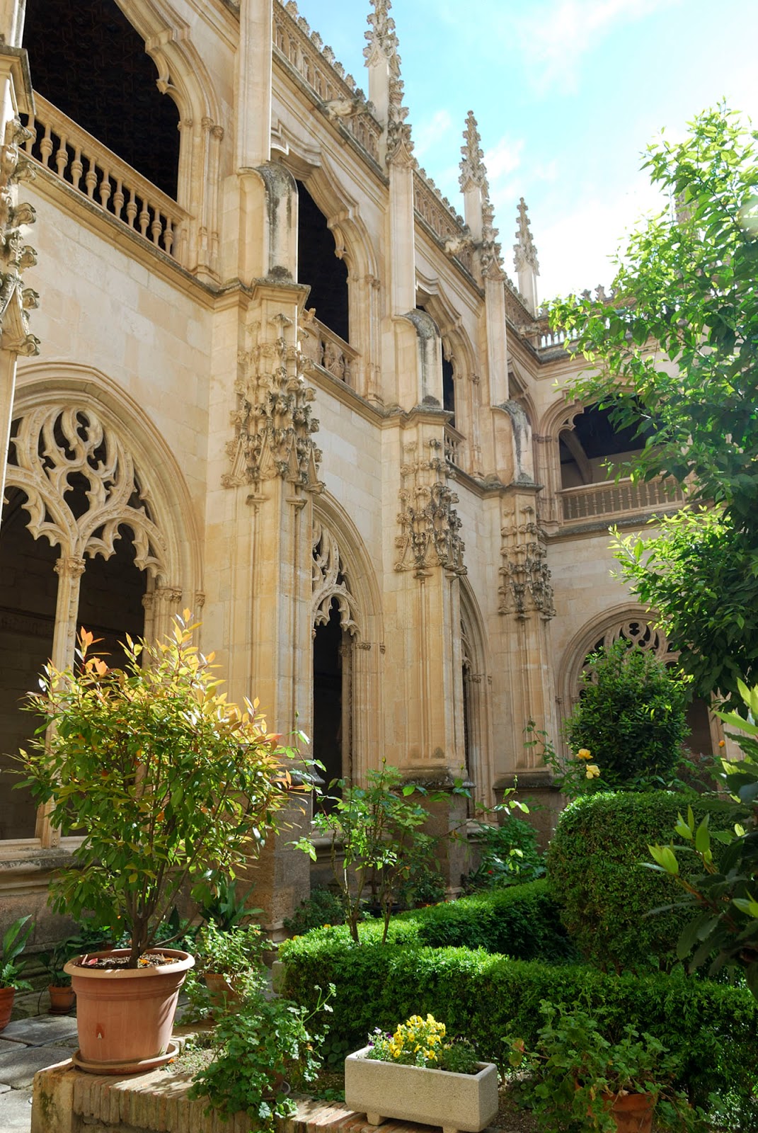 monastery cloister san juan reyes toledo spain landmark history travel guide tourism day trip itinerary