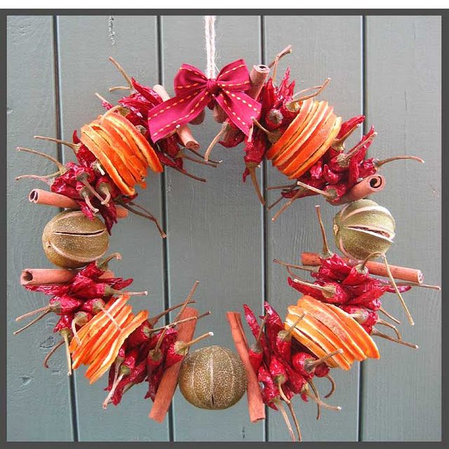 11 Funny Christmas Wreaths Ideas