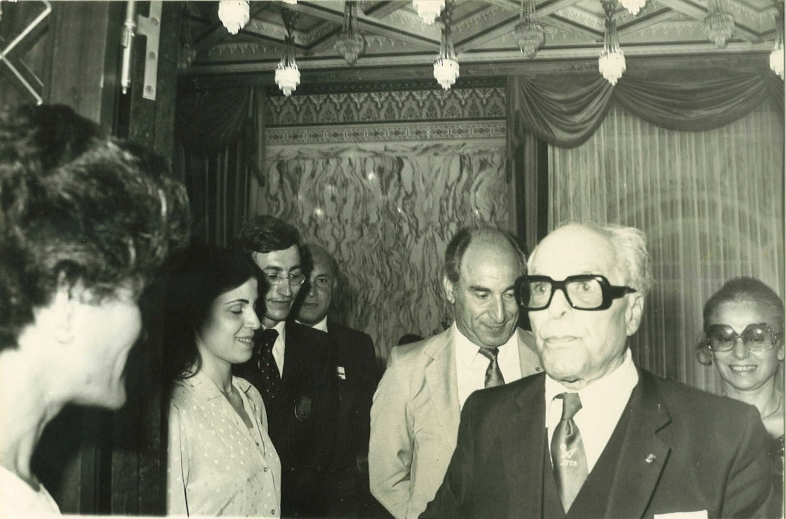 Habib Bourguiba savourant une de ses fameuses réflexions historiques