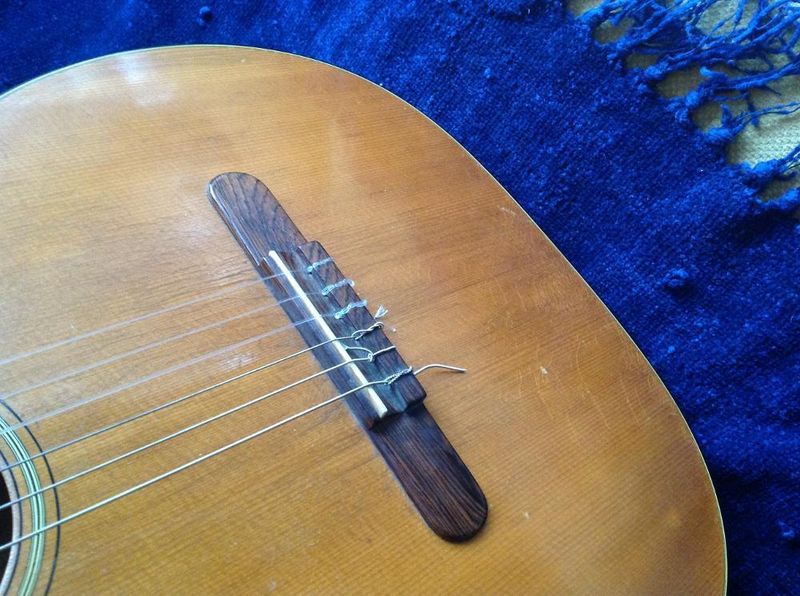 Canadian Vintage Guitar Hunt Vintage MARTIN 0018C Nylon String Acoustic