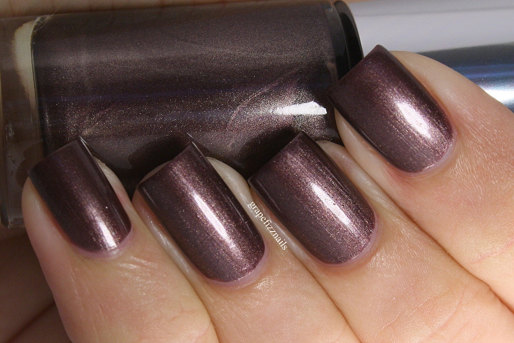 Grape Fizz Nails: Clinique Polish Swatches and Review