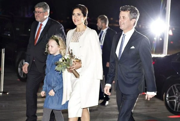 Princess Mary wore Prada coat and Gianvinto Rossi pumps, she carried Judith Leiber Culutch