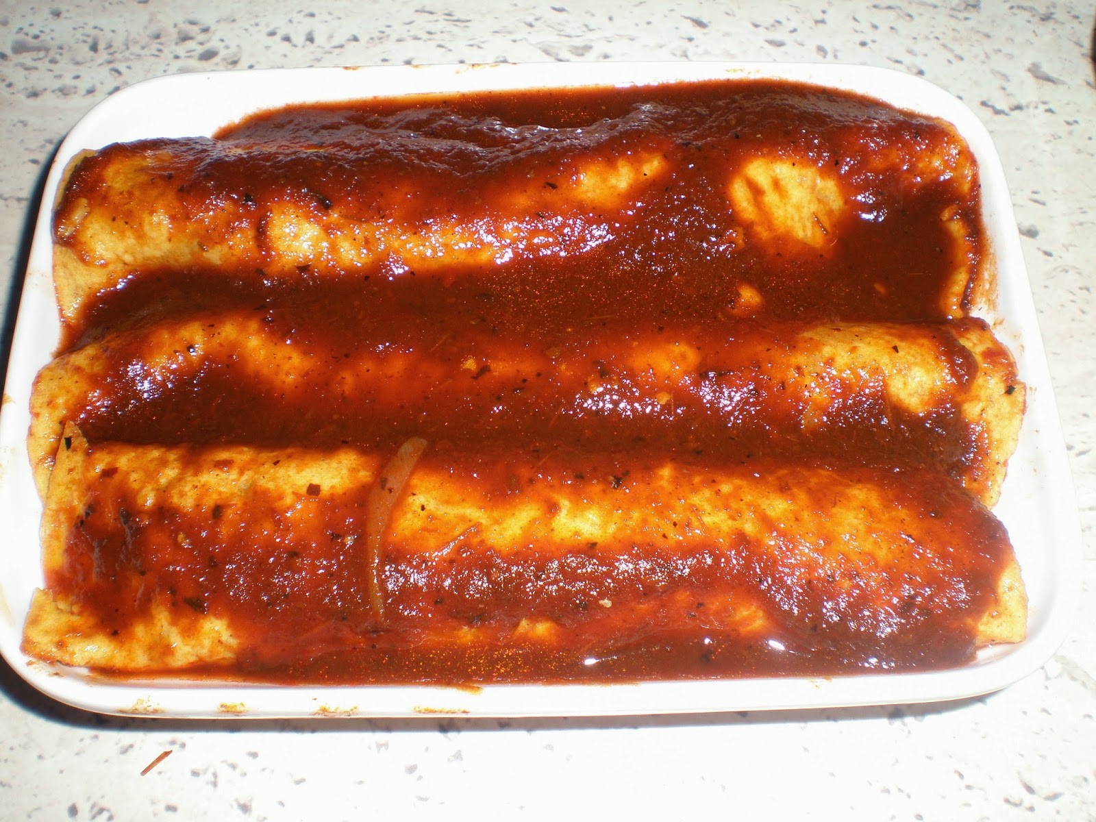 LA COCINERA NOVATA ENCHILADAS ROJAS DE POLLO