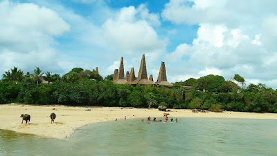 pantai ratenggaro