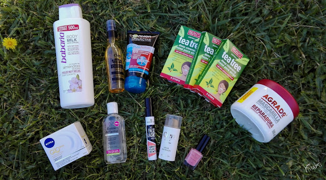 Compras Primor, bandas anti ponto negros Tea Tree, Esfoliante Garnier , Creme anti-rugas Q10 da Nivea; água pura micelar da Corine de Farme; Creme de corpo da Barbaria, oleo de aragão da Cien, sérum ouro 1%, máscara de pestanas da Essence, verniz; Lidl, compras da Primor