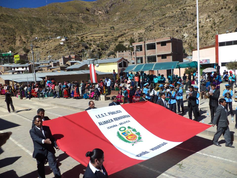 ICHUÑA DESFILE ESCOLAR POR EL DIA DE LA BANDERA UGEL SAN IGNACIO DE