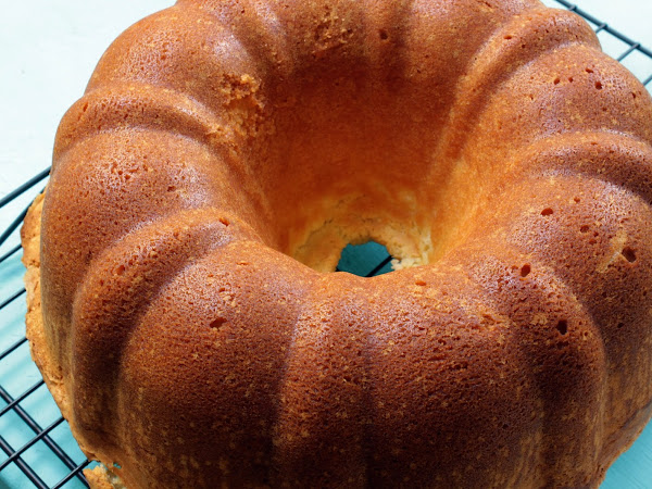 Never underestimate the power of a dollop of Daisy (Sour Cream pound cake)