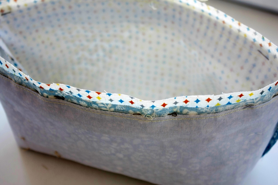 How to sew a cosmetics bag with a frame. Tutorial in pictures.